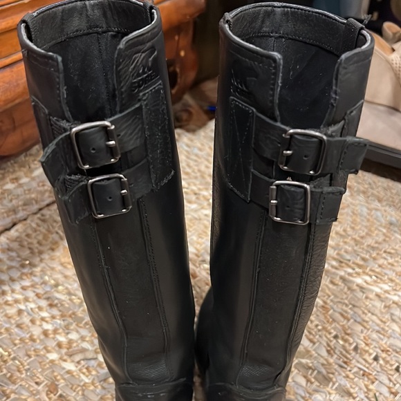 Sorel black tall leather boots - waterproof - Picture 7 of 10